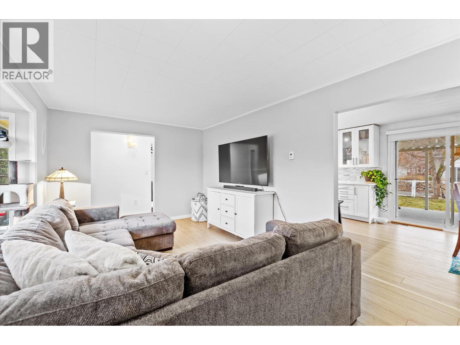 13614 SPENCER Avenue photo 4