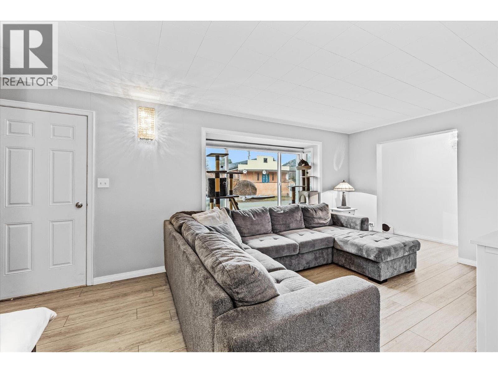 13614 SPENCER Avenue photo 3