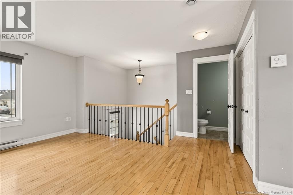 128 Lakeburn photo 4