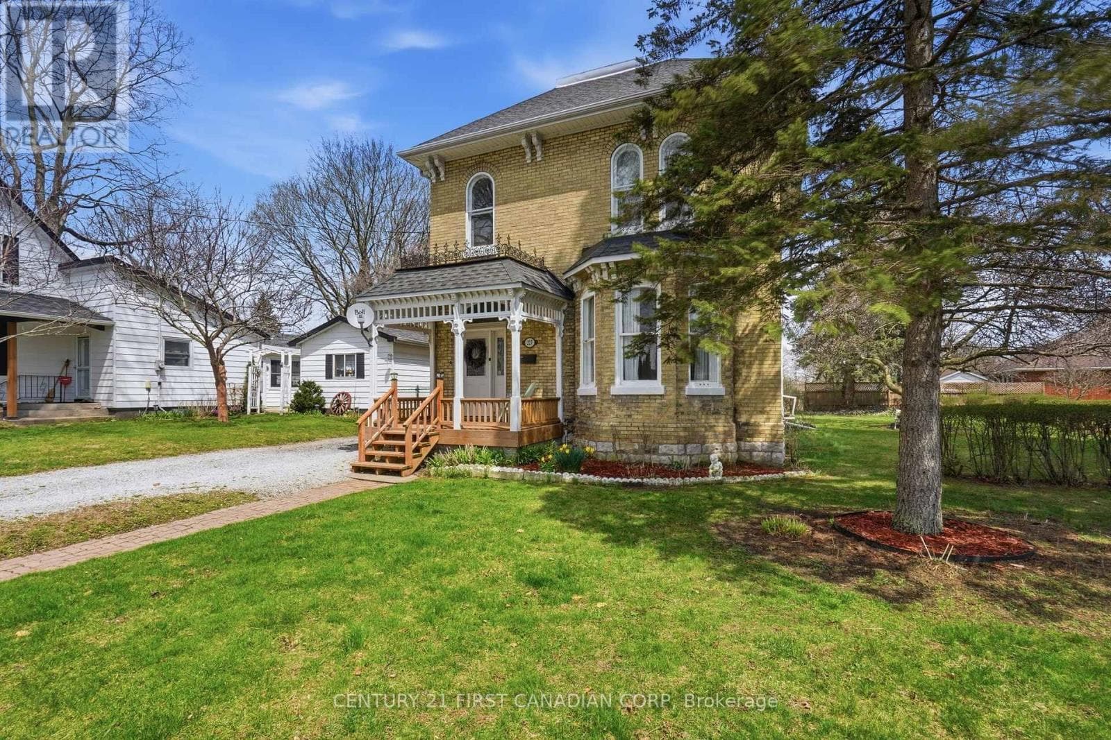 227 MONROE STREET photo 2
