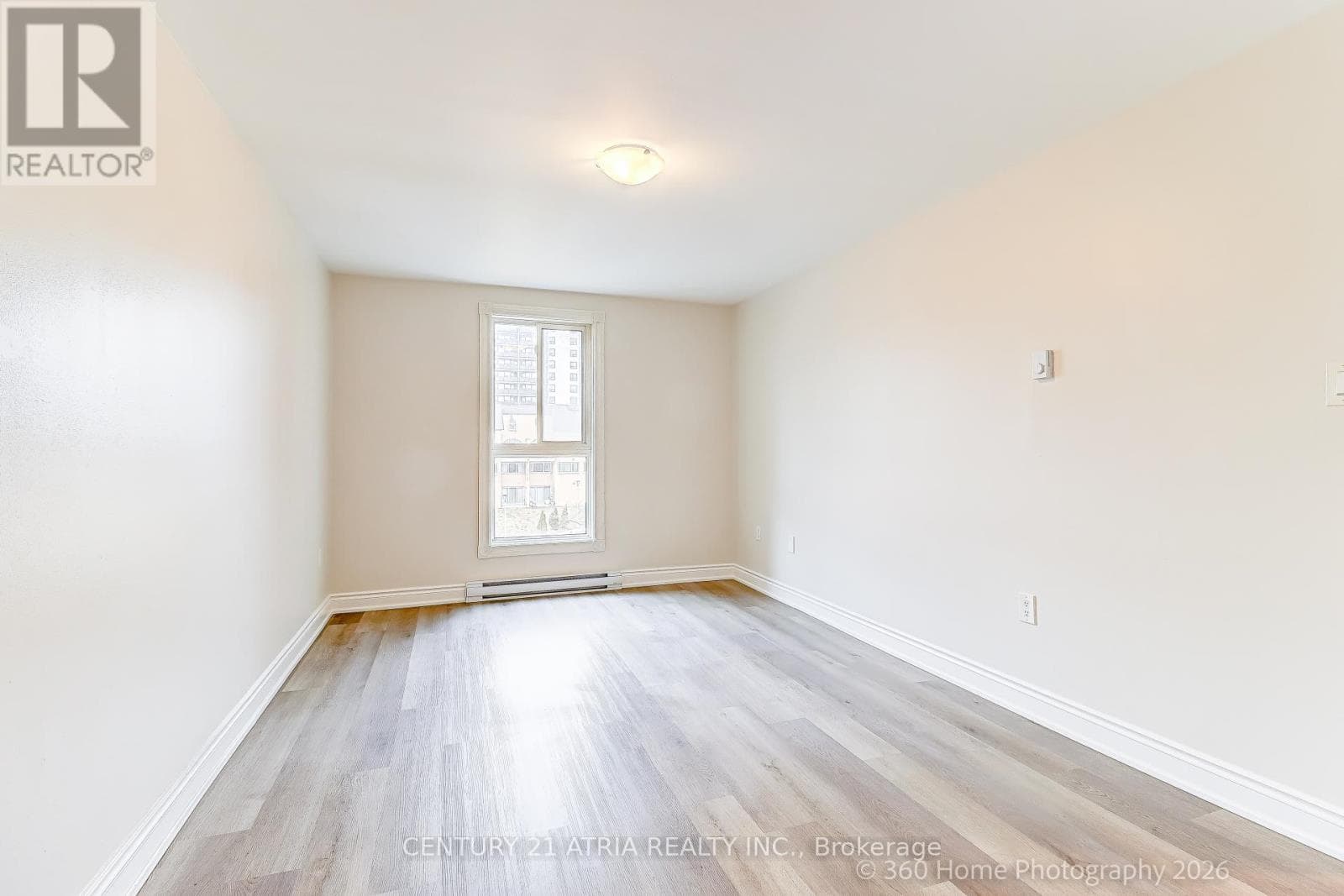 2030 - 100 MORNELLE COURT photo 2