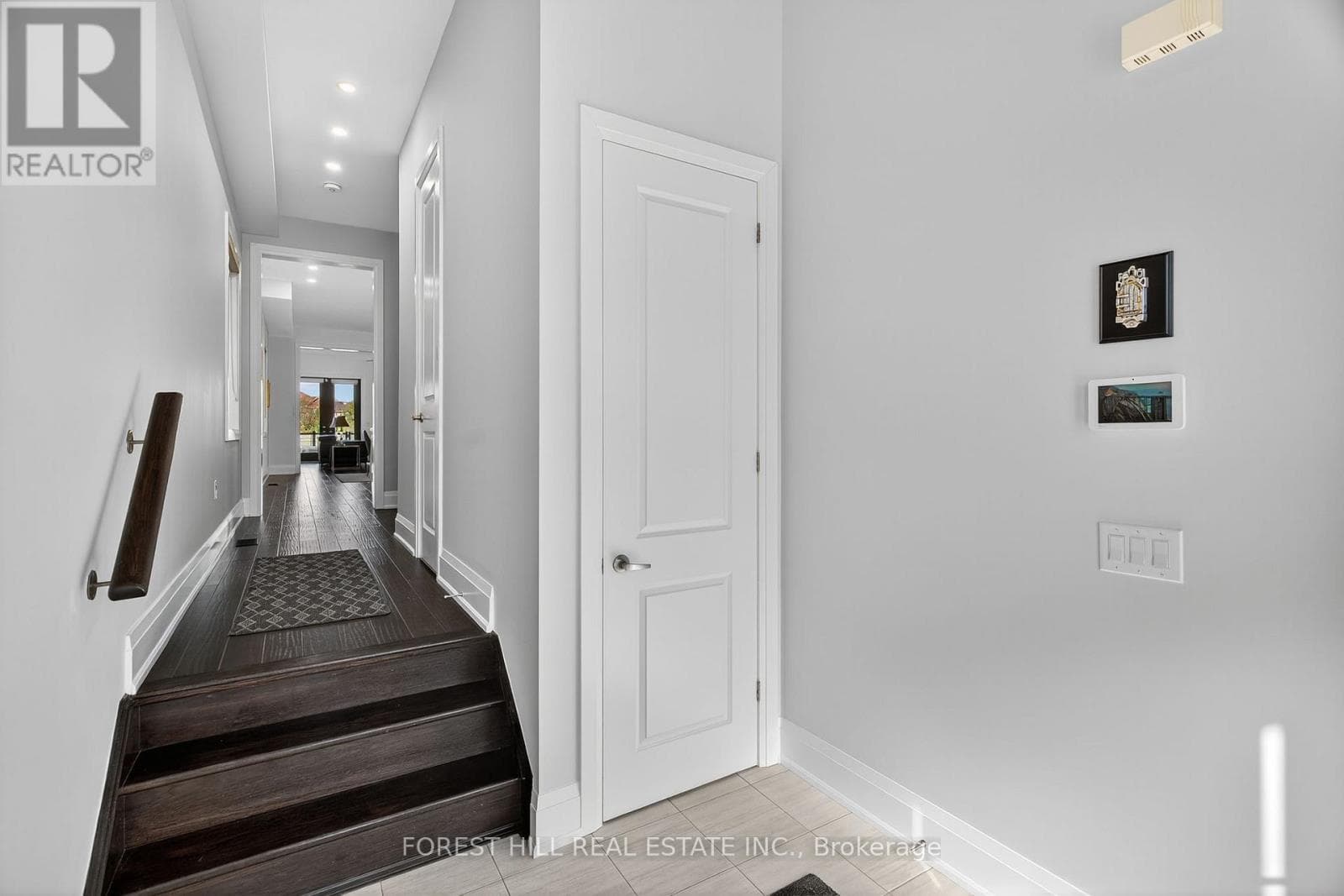 107 HESPERUS ROAD photo 3