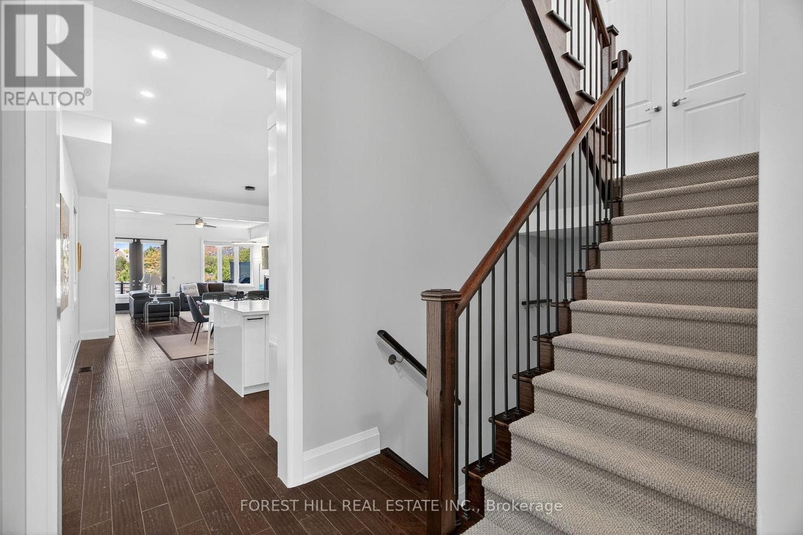 107 HESPERUS ROAD photo 4