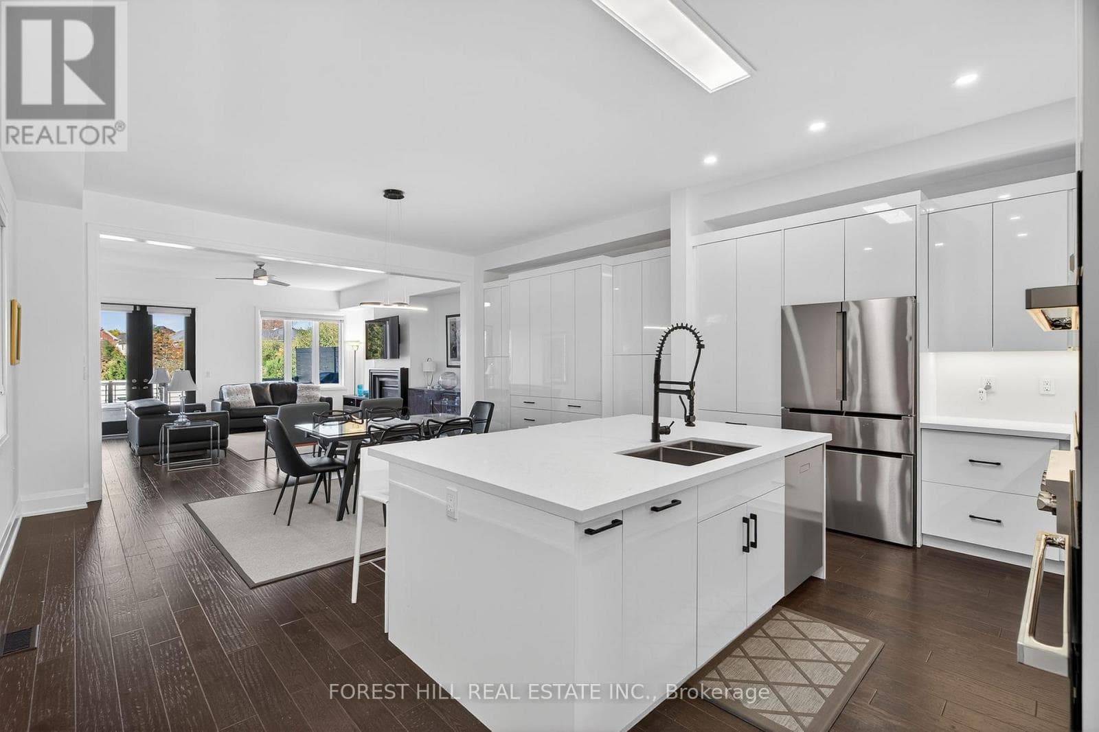 107 HESPERUS ROAD photo 5