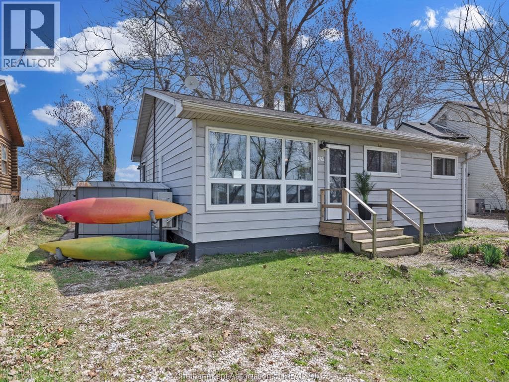 3 bed 1 bath single family at 83 Marentette Beach DRIVE — $569,900