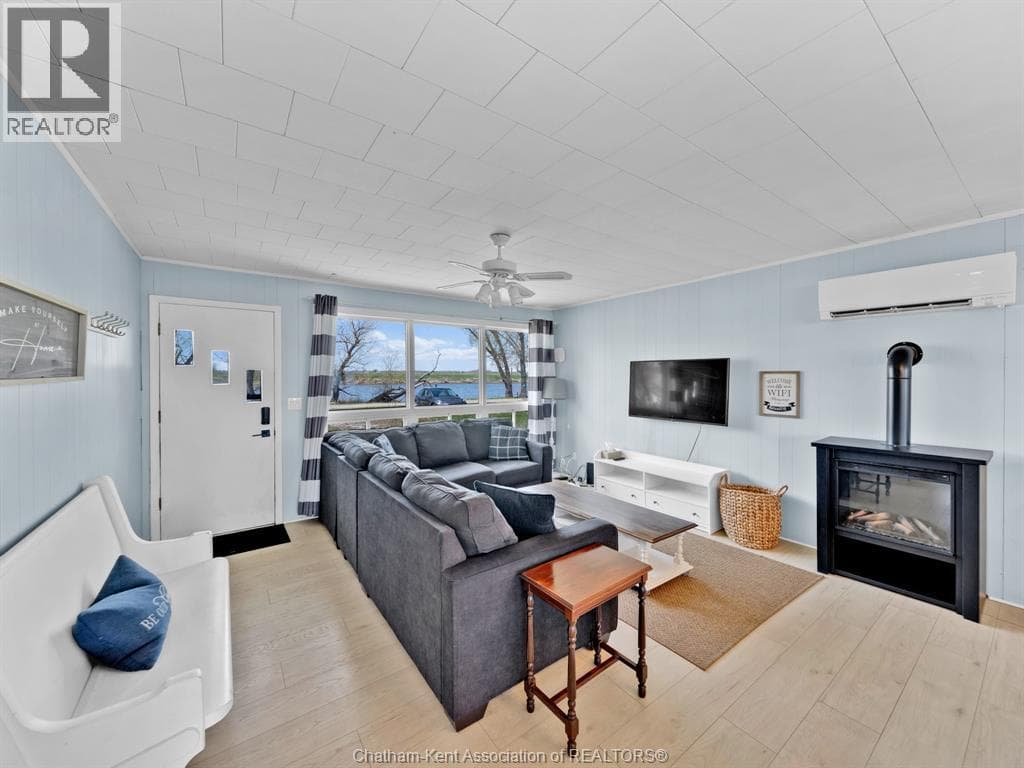 83 Marentette Beach DRIVE photo 4