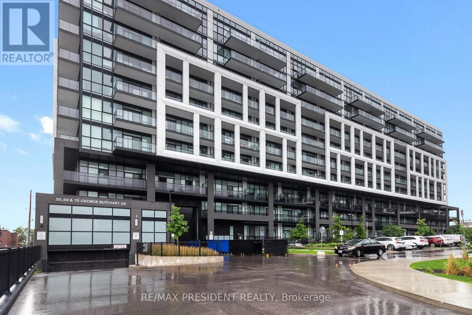 112 - 60 GEORGE BUTCHART DRIVE photo 2