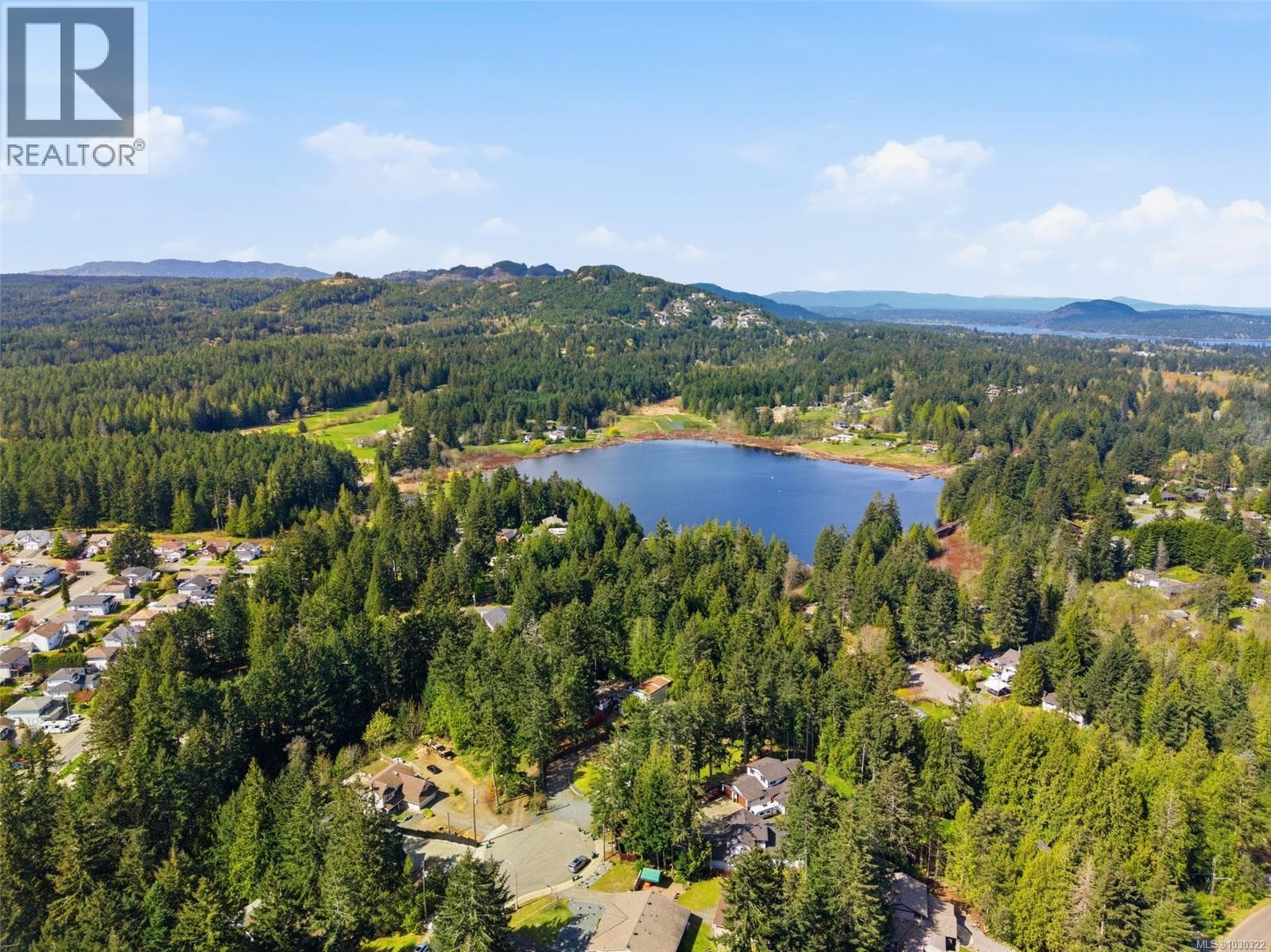 69 Lake Pl photo 2