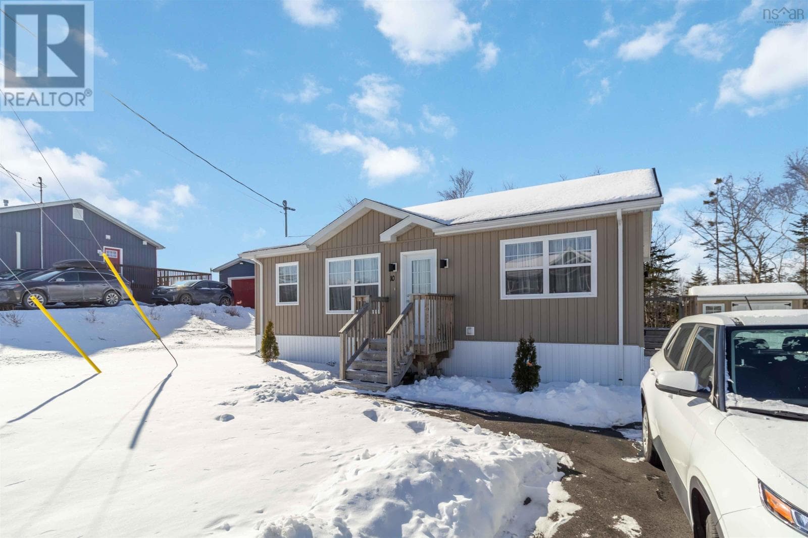 2 bed 2 bath single family at 10 Mossberry Close — $397,500