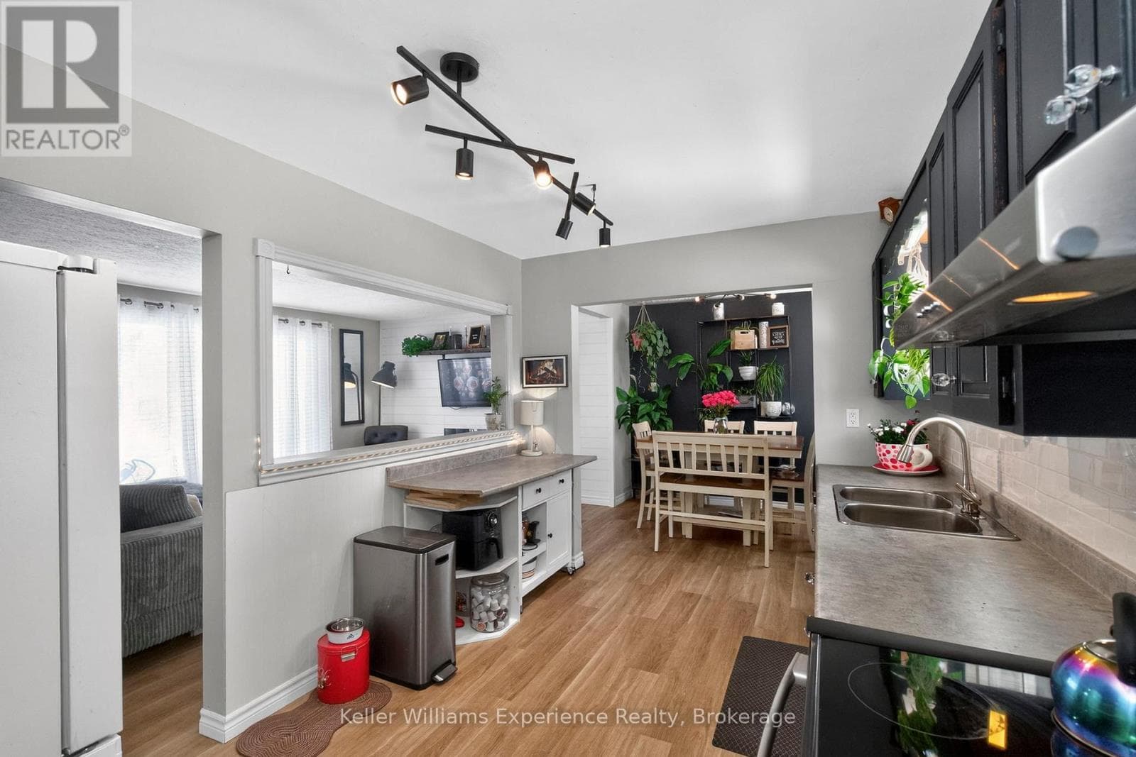 229 MOUNTAIN AVENUE photo 5