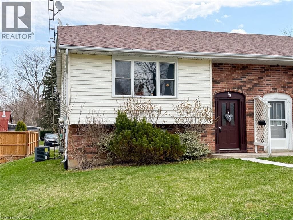 99 WELLINGTON Street photo 2