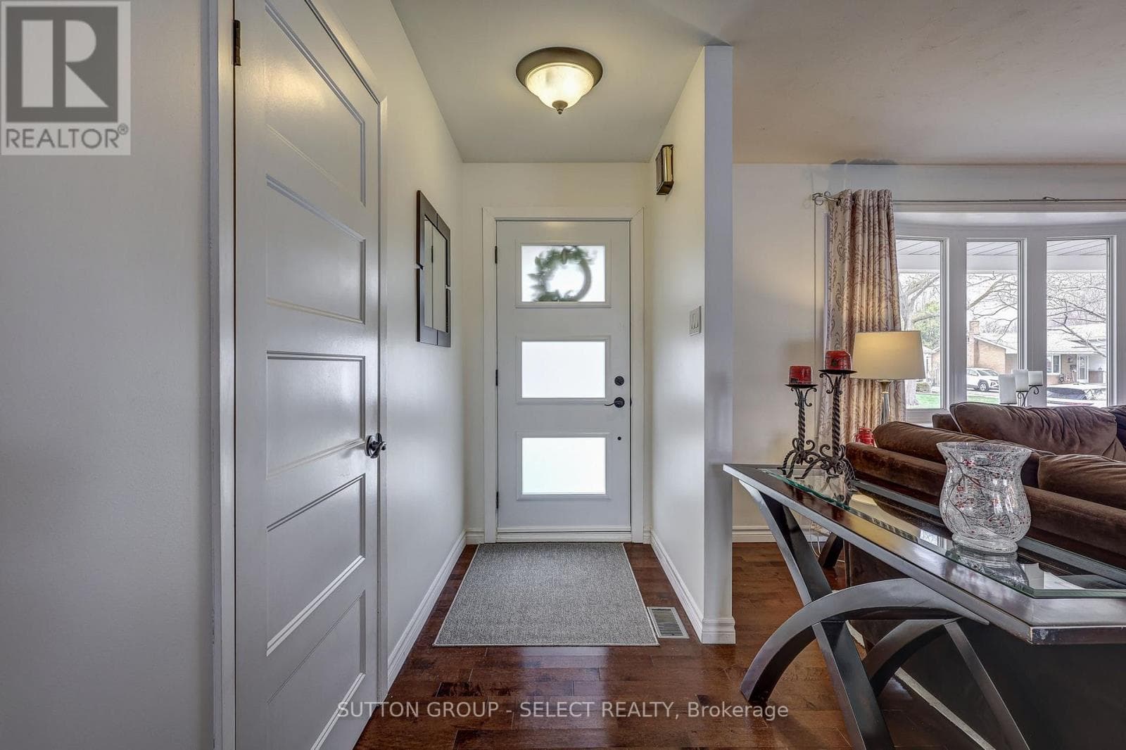116 DOWNING CRESCENT photo 4