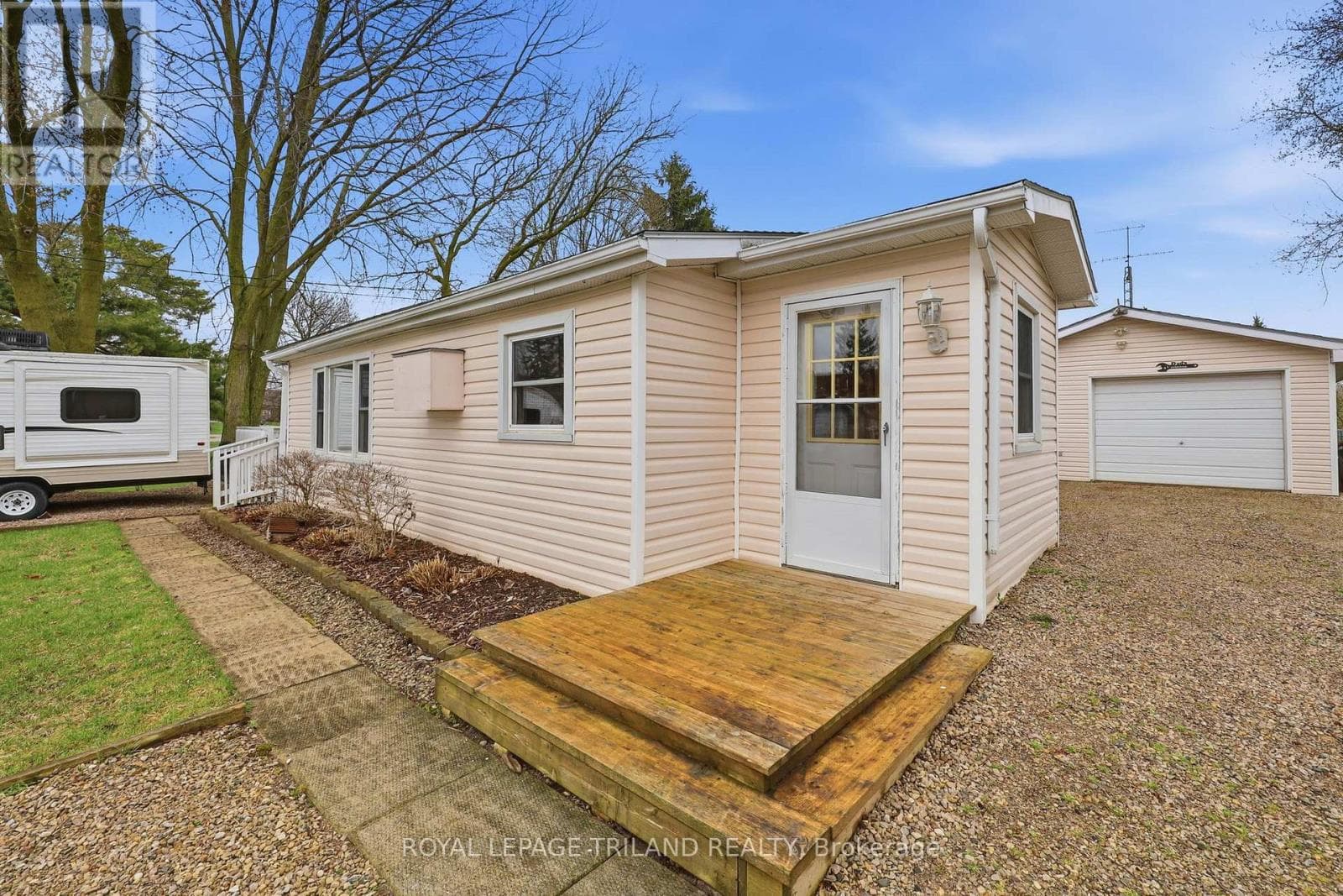75 SHERRARD STREET photo 3