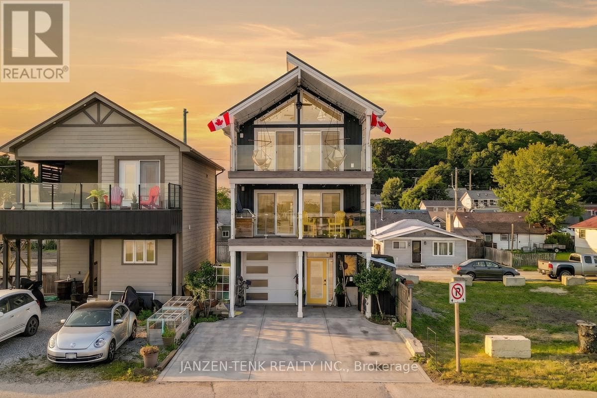 163 MAUD STREET photo 2