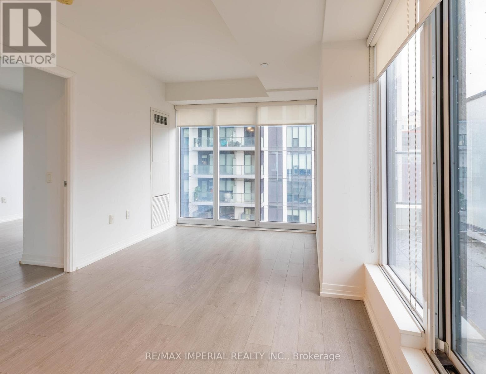 708 - 251 JARVIS STREET photo 4