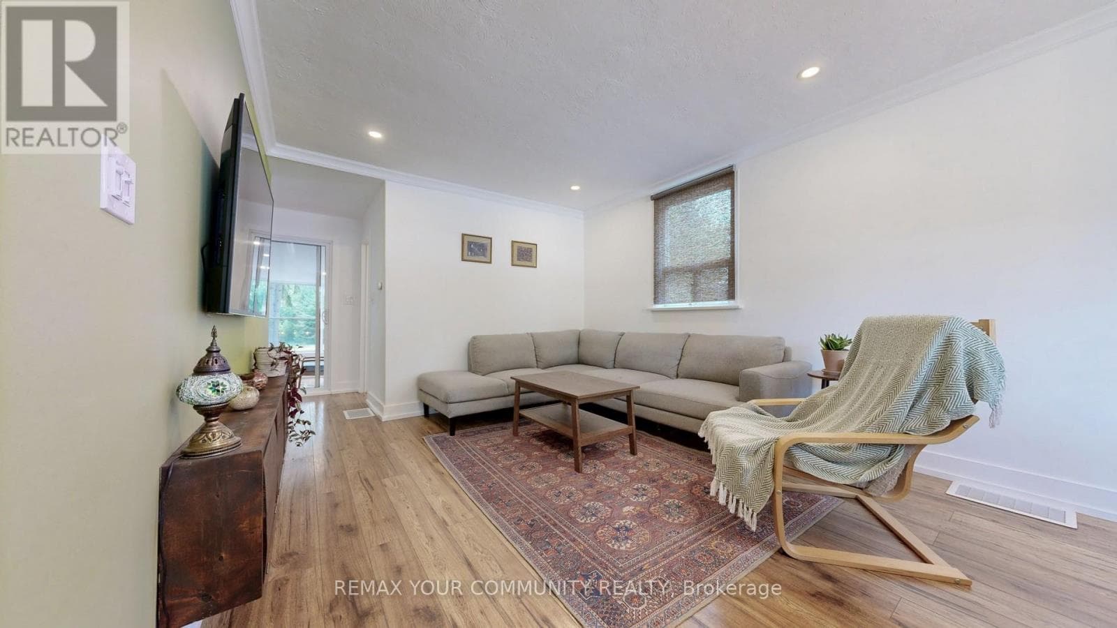 44 REAMAN STREET photo 3