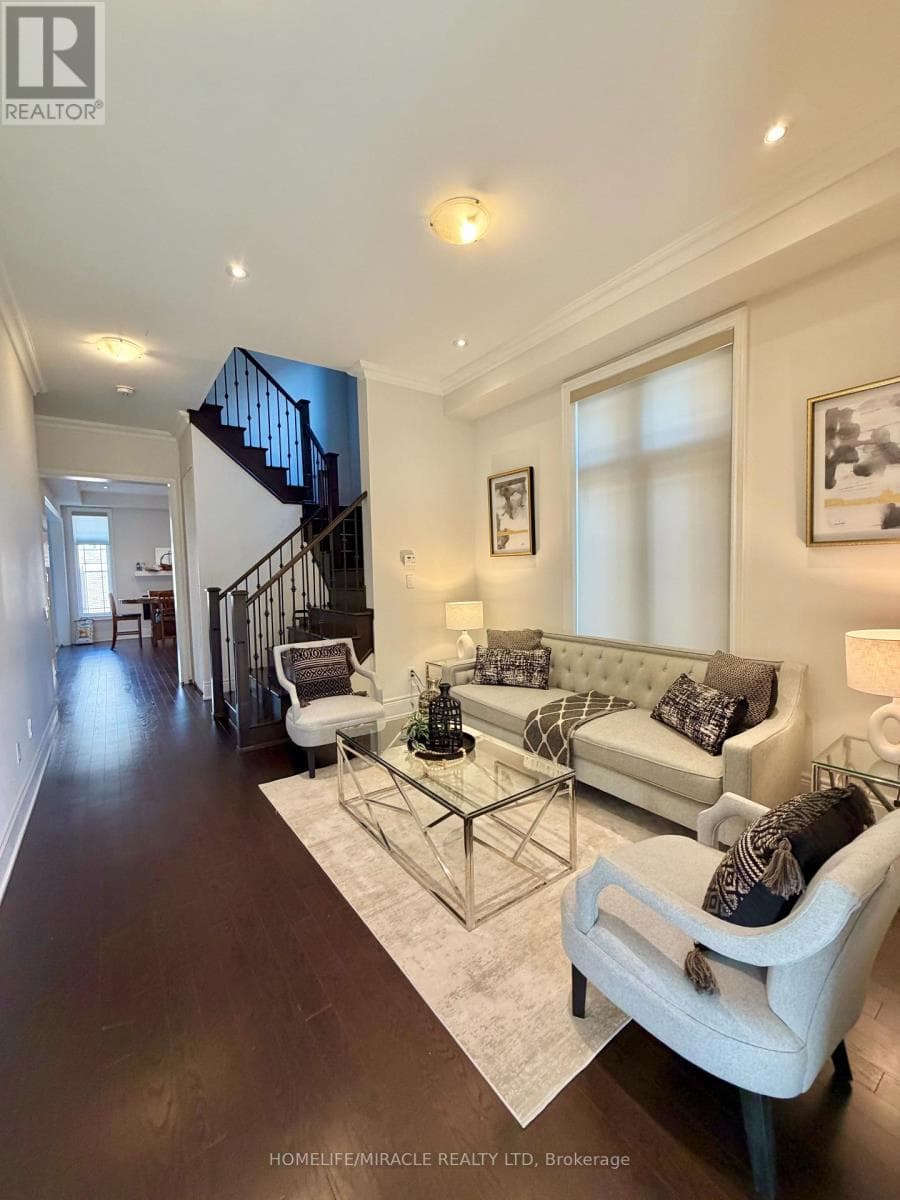 16 LYLE WAY photo 4