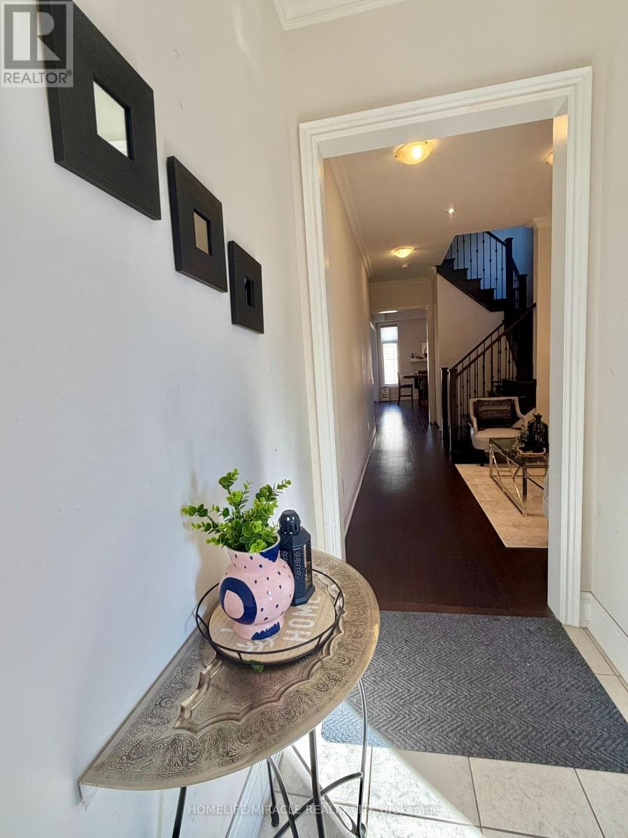 16 LYLE WAY photo 5
