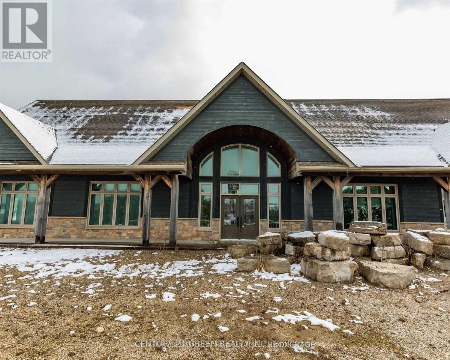 935689 AIRPORT ROAD photo 3
