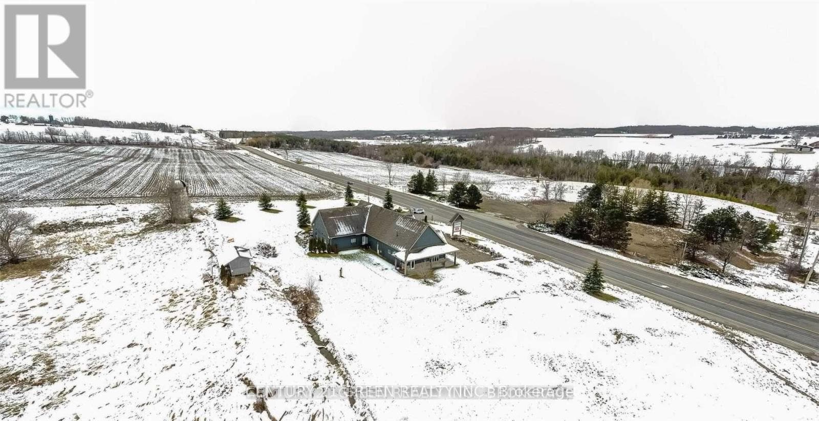 935689 AIRPORT ROAD photo 4