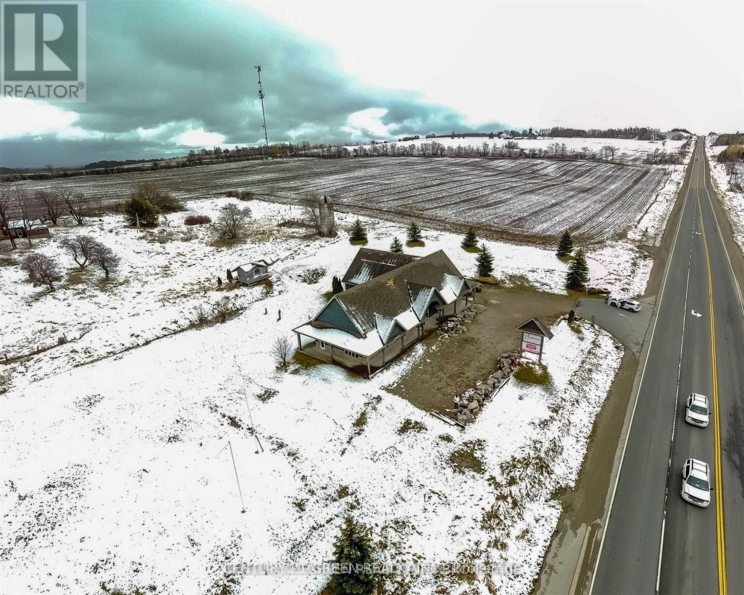 935689 AIRPORT ROAD photo 5