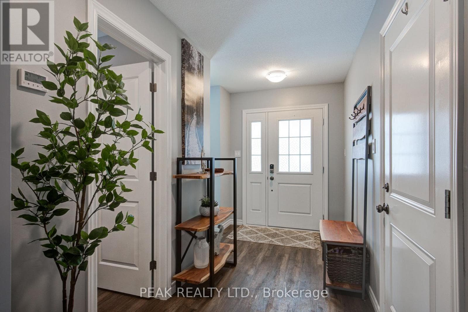 3 - 28 MINLER STREET photo 4