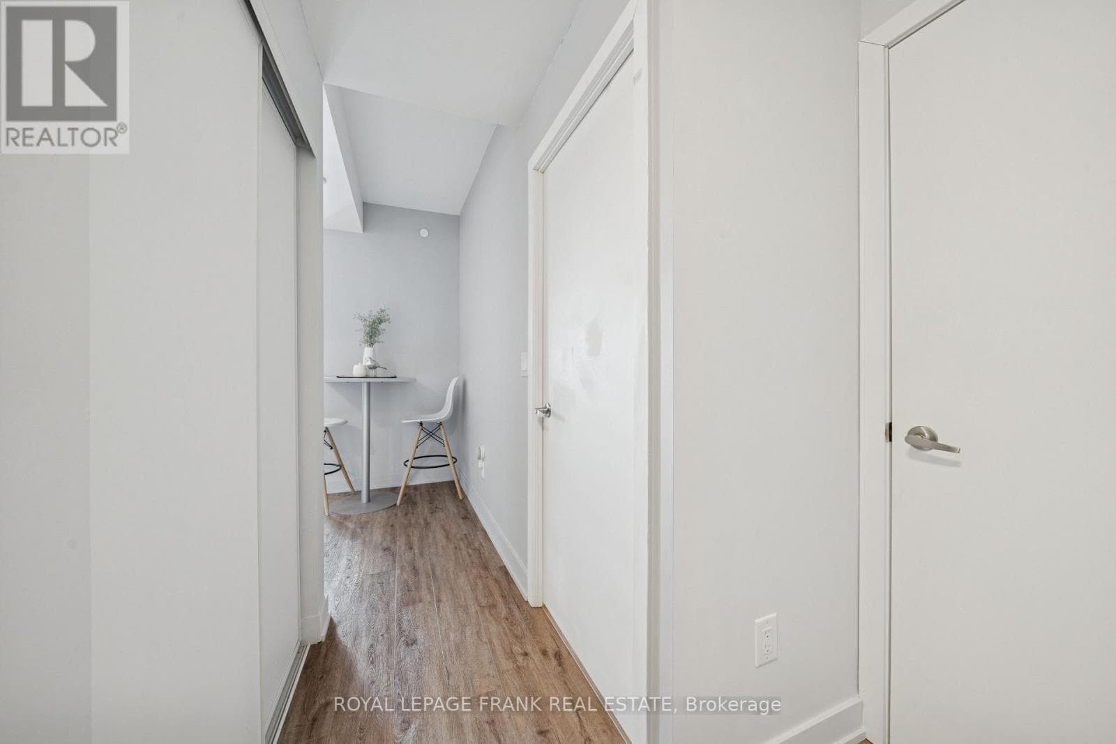 409 - 630 GREENWOOD AVENUE photo 2