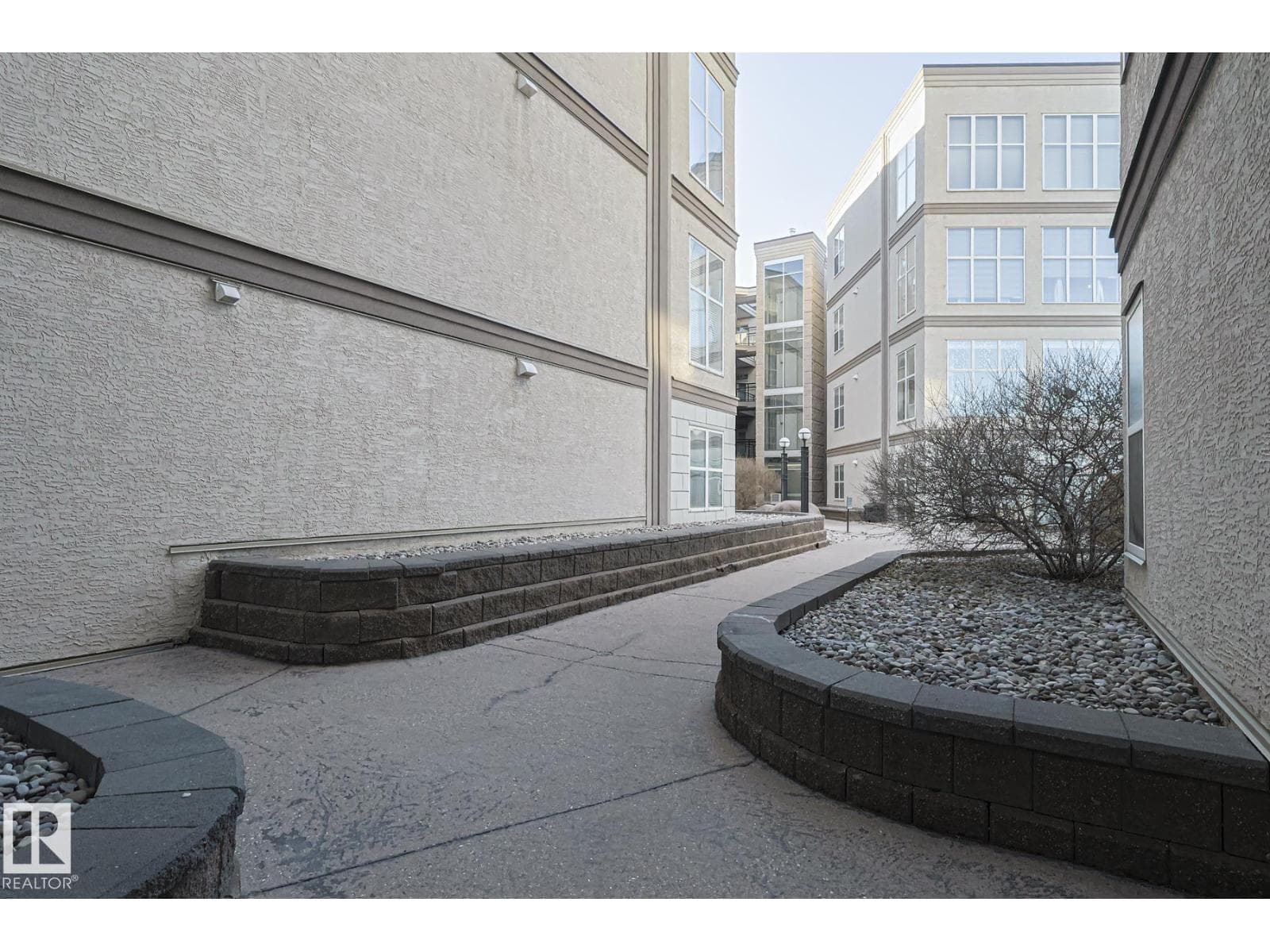 #100 4835 104A ST NW NW photo 4
