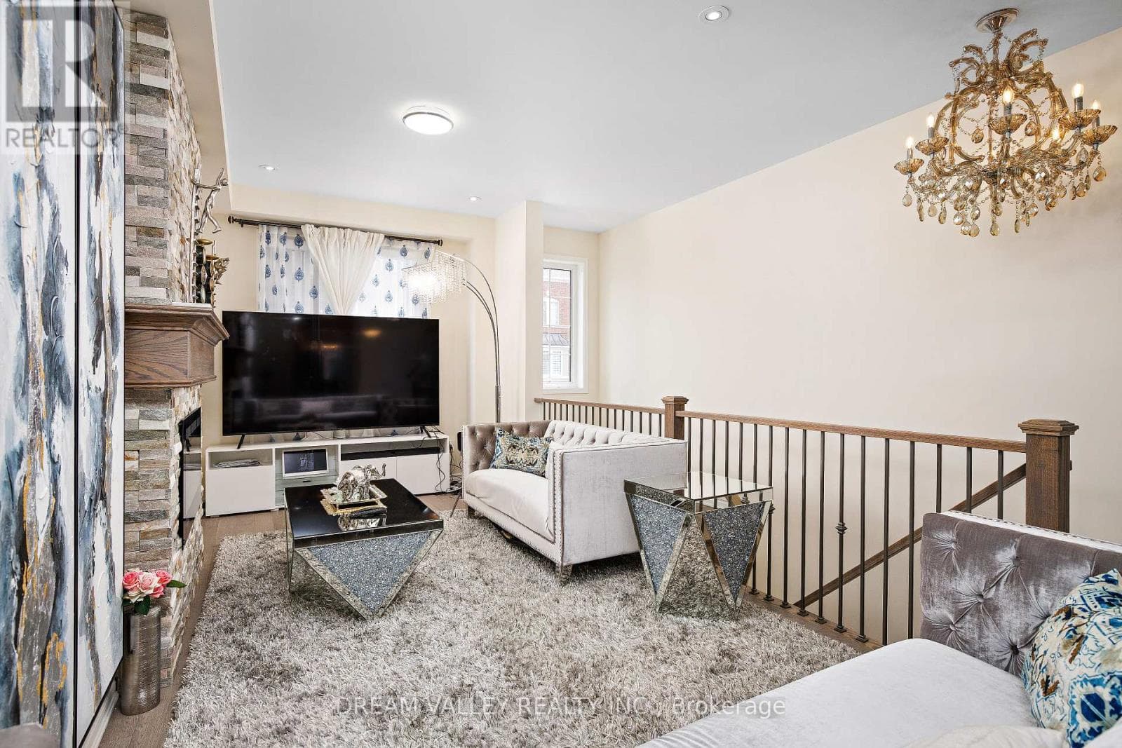 88 JOLLY WAY photo 5