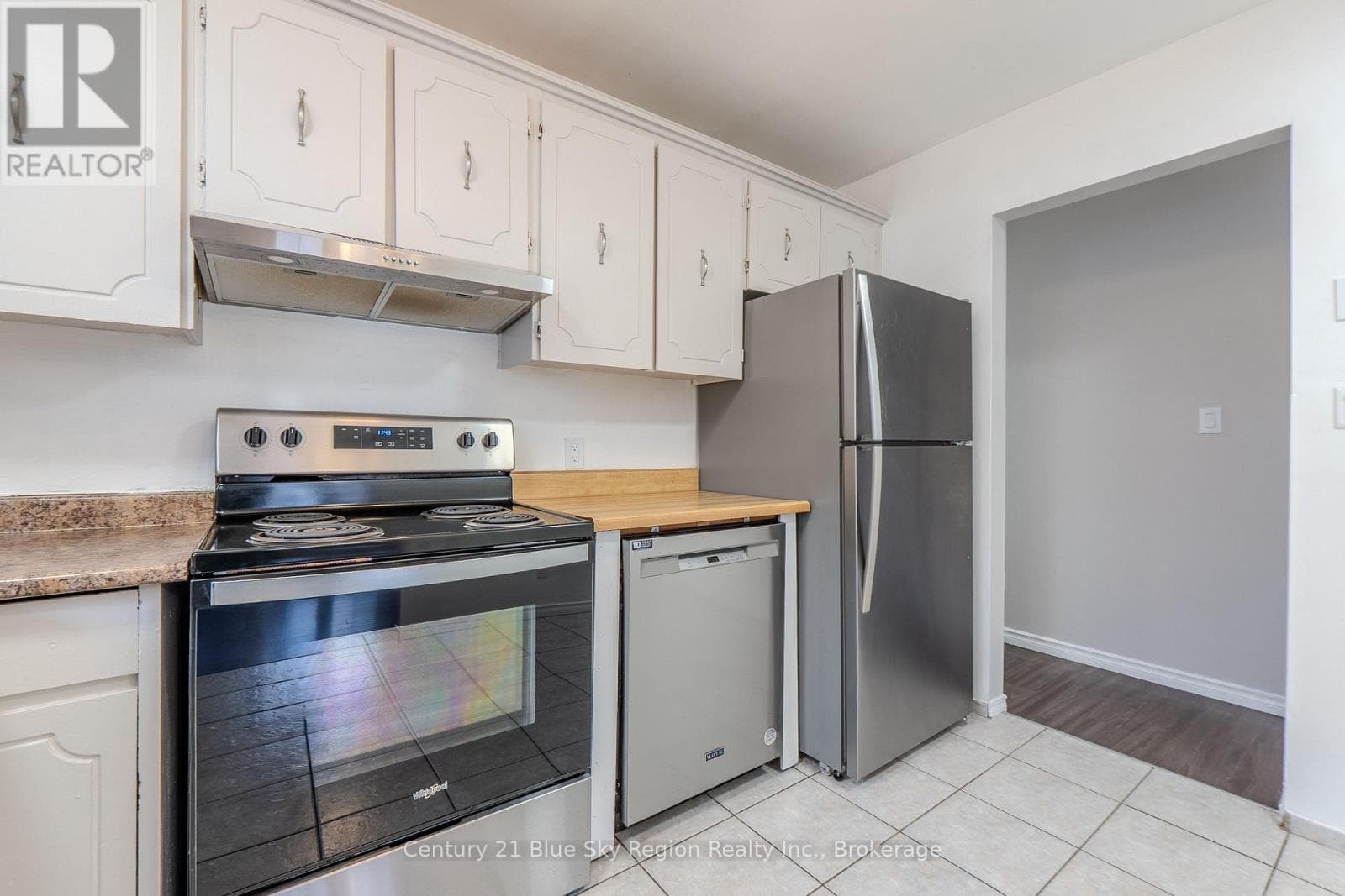 862 LAKESHORE DRIVE photo 3