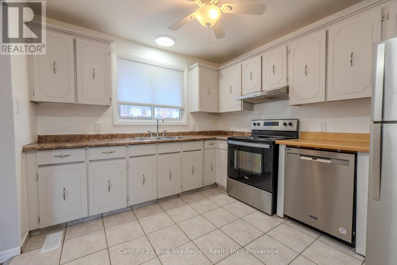 862 LAKESHORE DRIVE photo 5