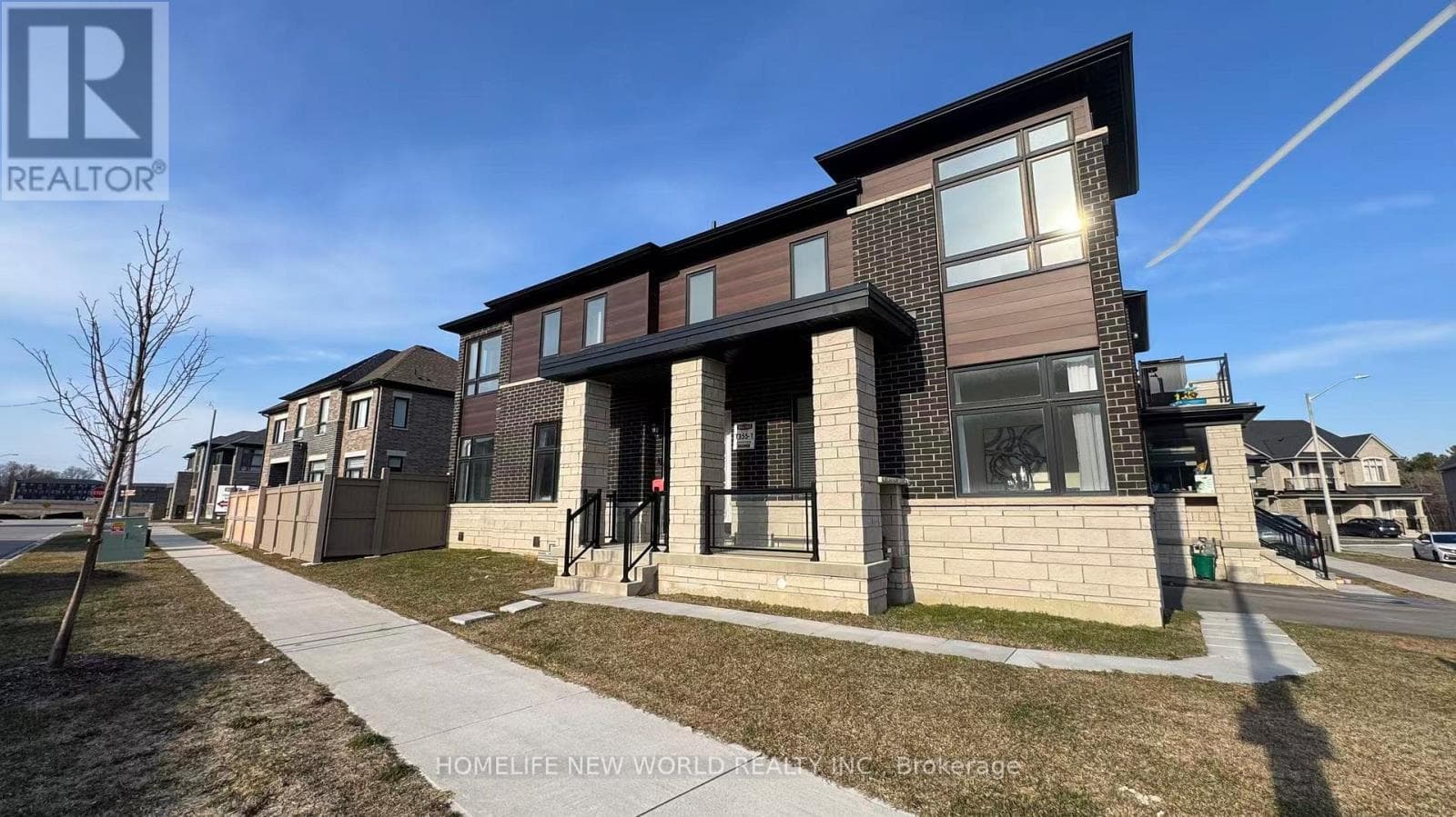 4 bed 3 bath single family at 2 HERCULES CLUB DRIVE — $1,068,000