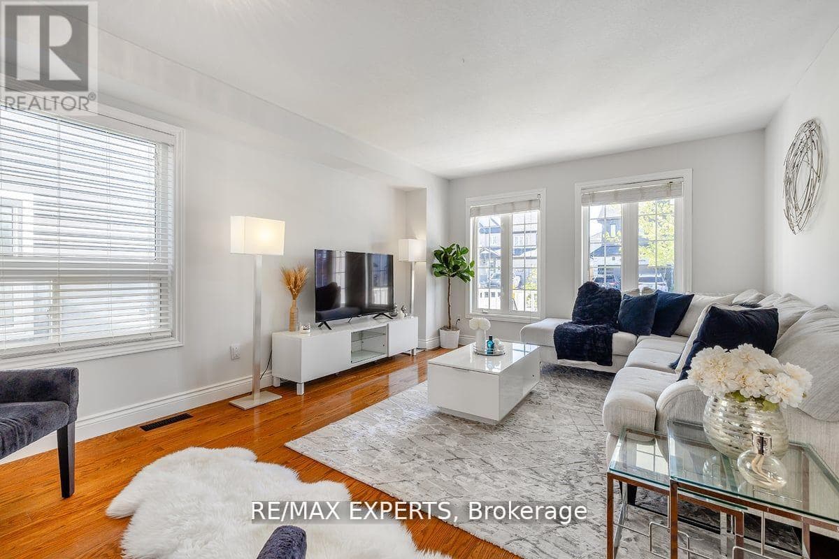 10 SNOWDEN AVENUE photo 4