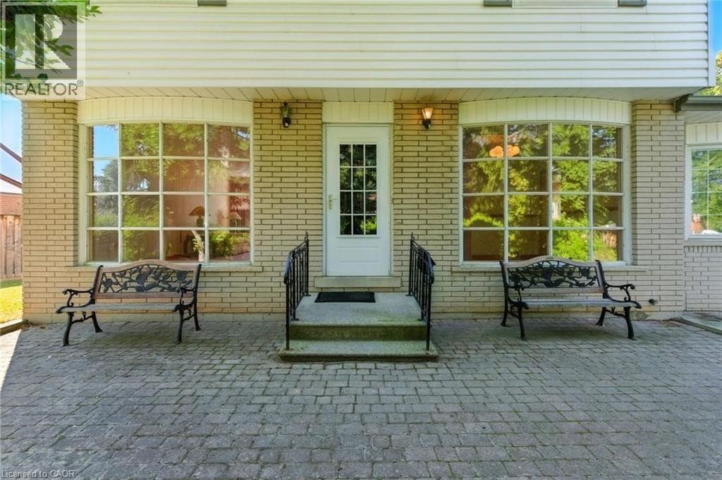 18 JASPER Drive photo 2