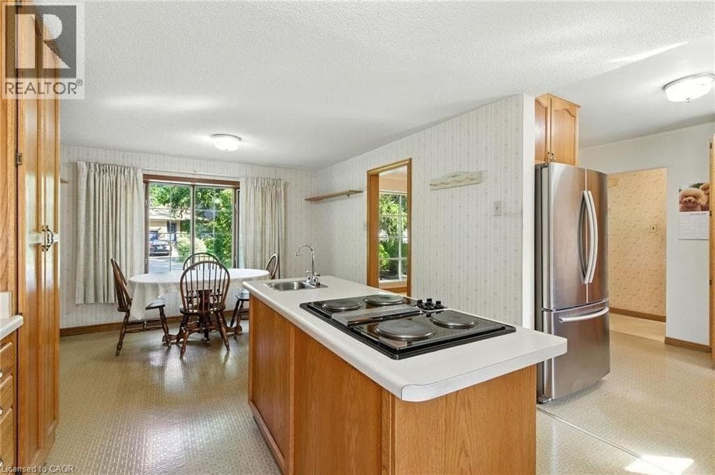 18 JASPER Drive photo 3