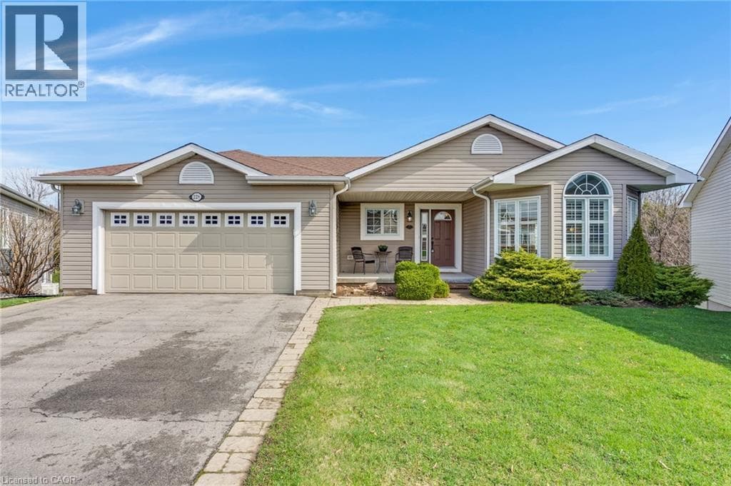 3 bed 3 bath single family at 228 GLENARIFF Drive — $798,000