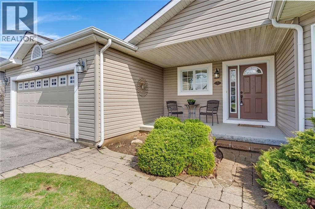 228 GLENARIFF Drive photo 2