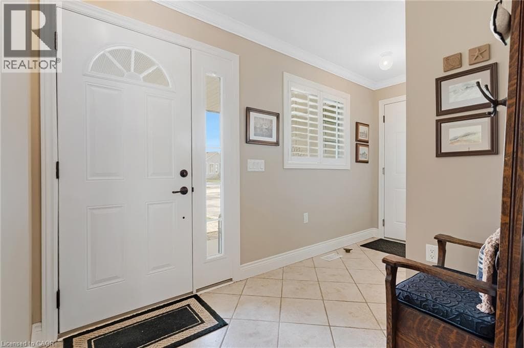 228 GLENARIFF Drive photo 4
