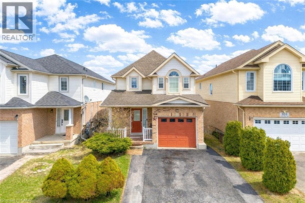 3 bed 4 bath single family at 924 COPPER LEAF Crescent — $699,900