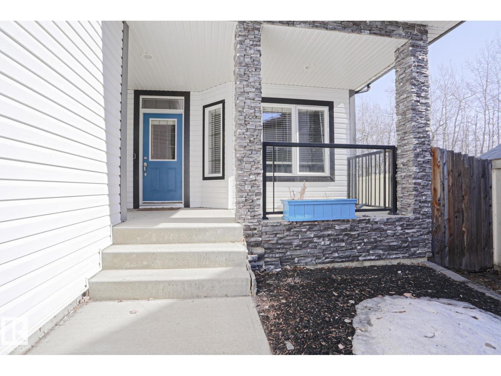 205 79 ST SW SW photo 3