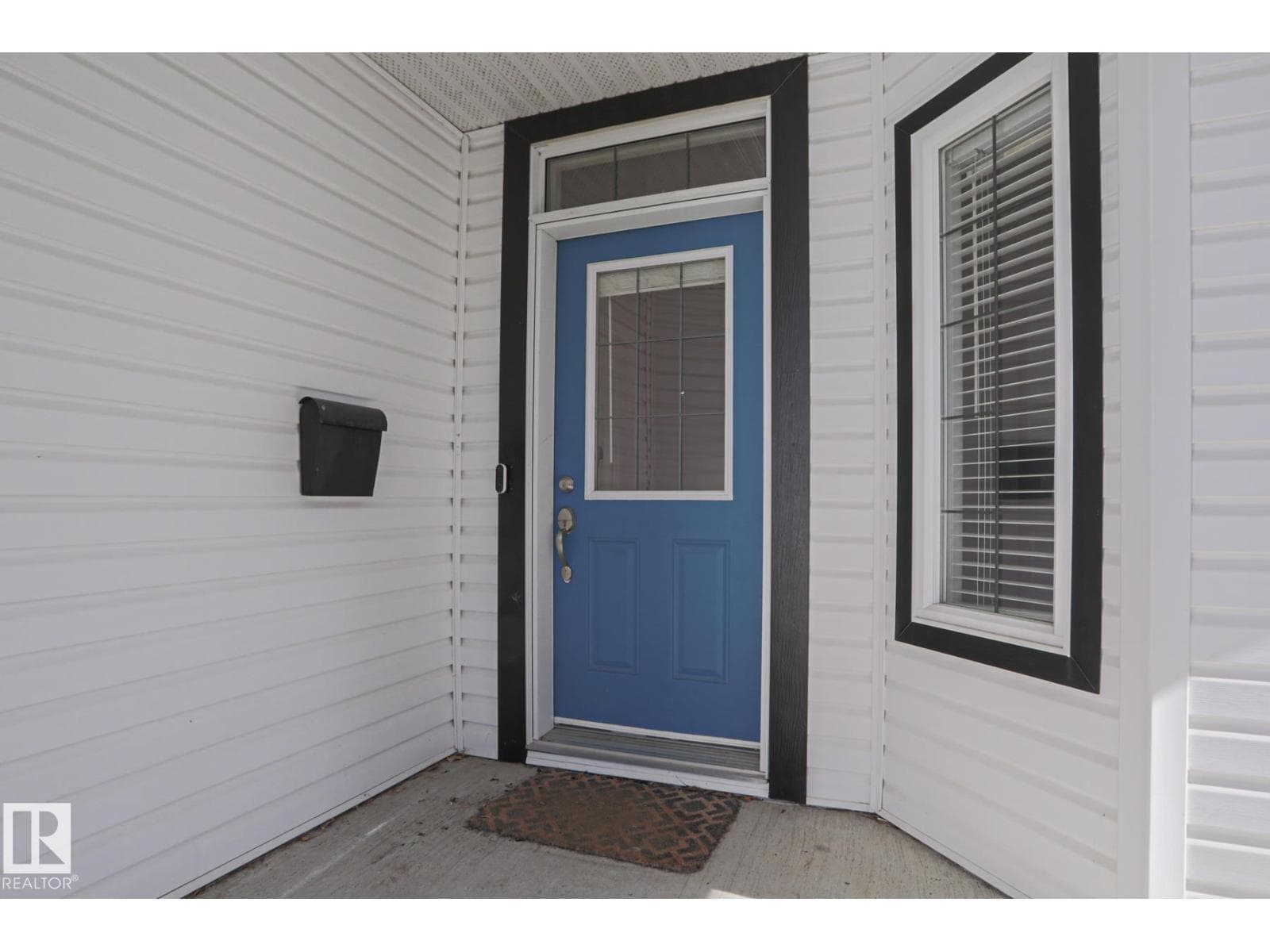 205 79 ST SW SW photo 4
