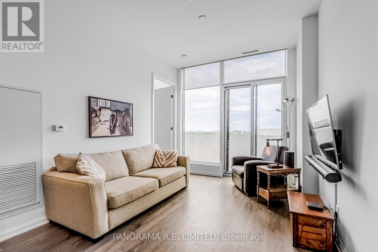 802 - 4208 DUNDAS STREET W photo 4