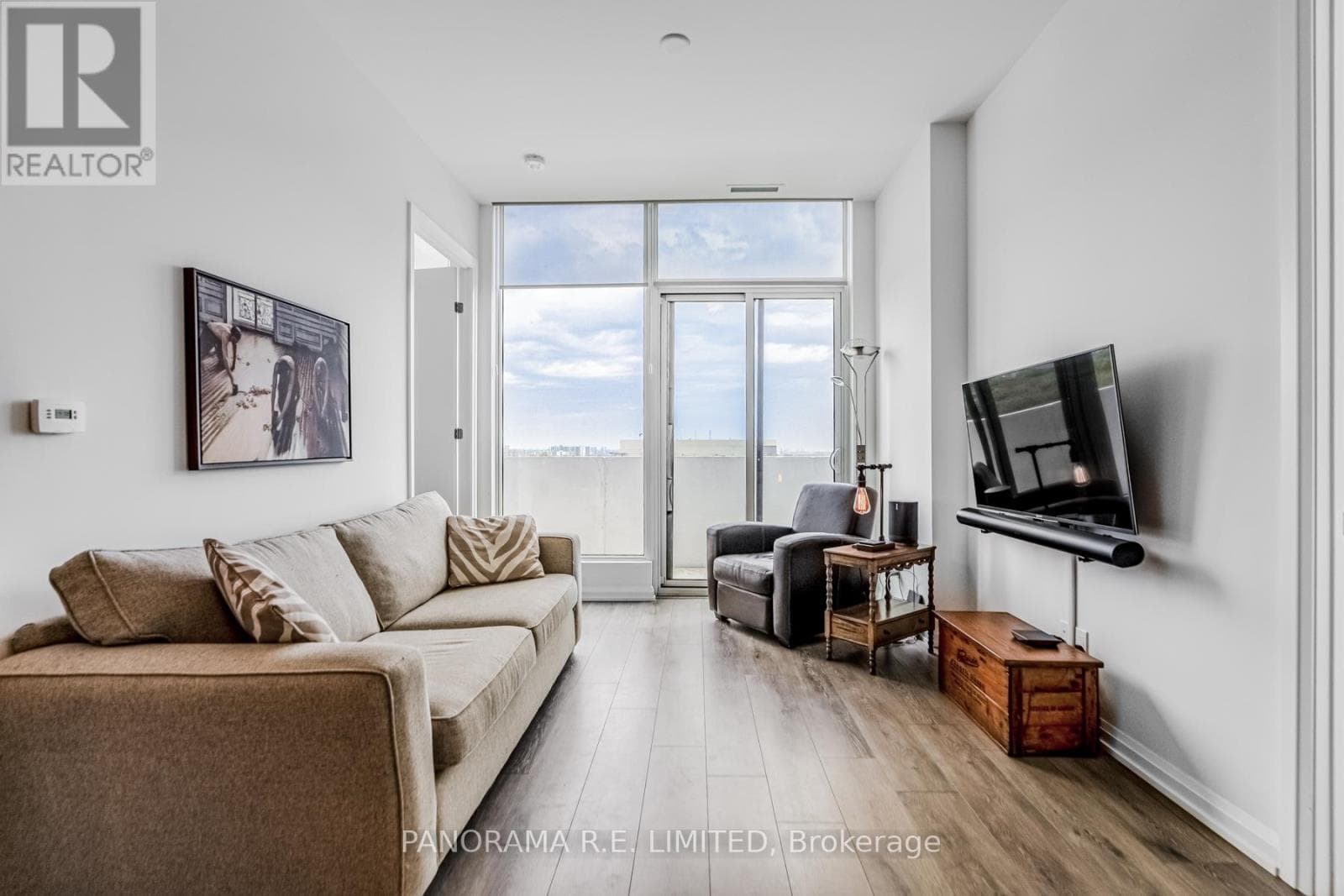802 - 4208 DUNDAS STREET W photo 5