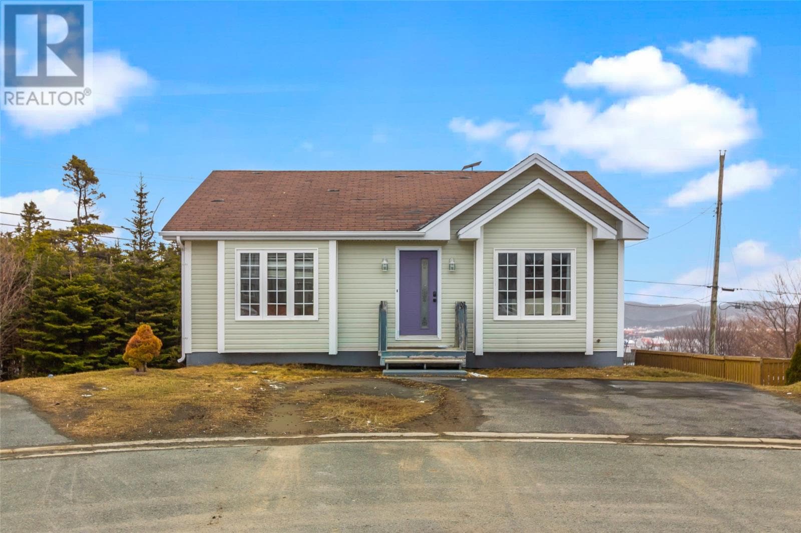 5 bed 3 bath single family at 9 Kildare Place — $399,900