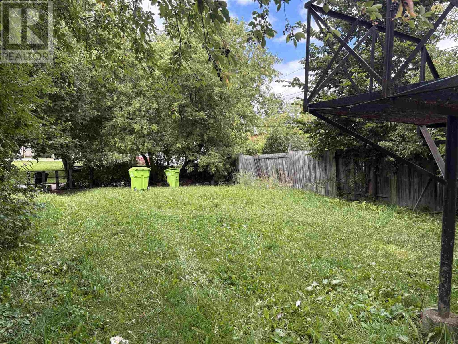 231 Brown ST photo 4