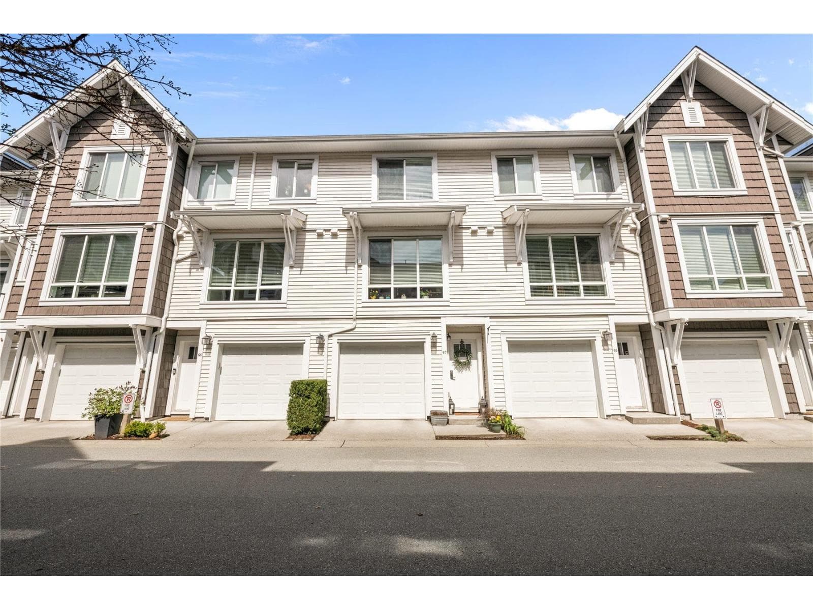 2 bed 3 bath single family at 67 3039 156 STREET — $764,900