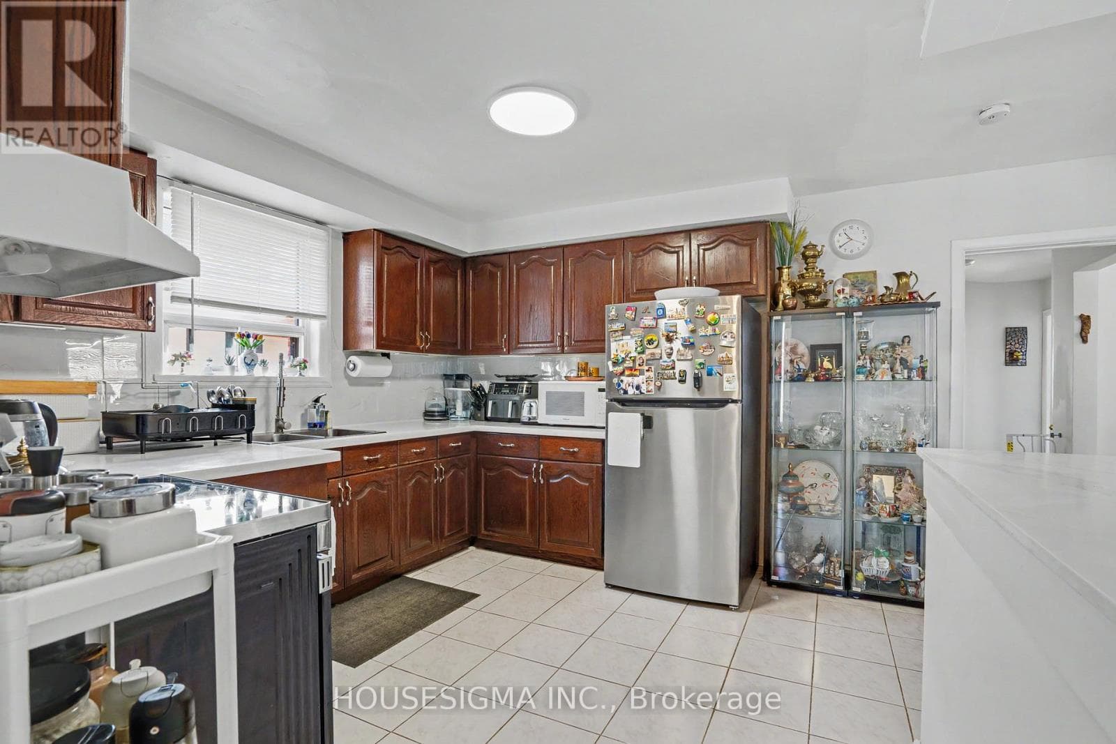 257 OLIVE AVENUE photo 5