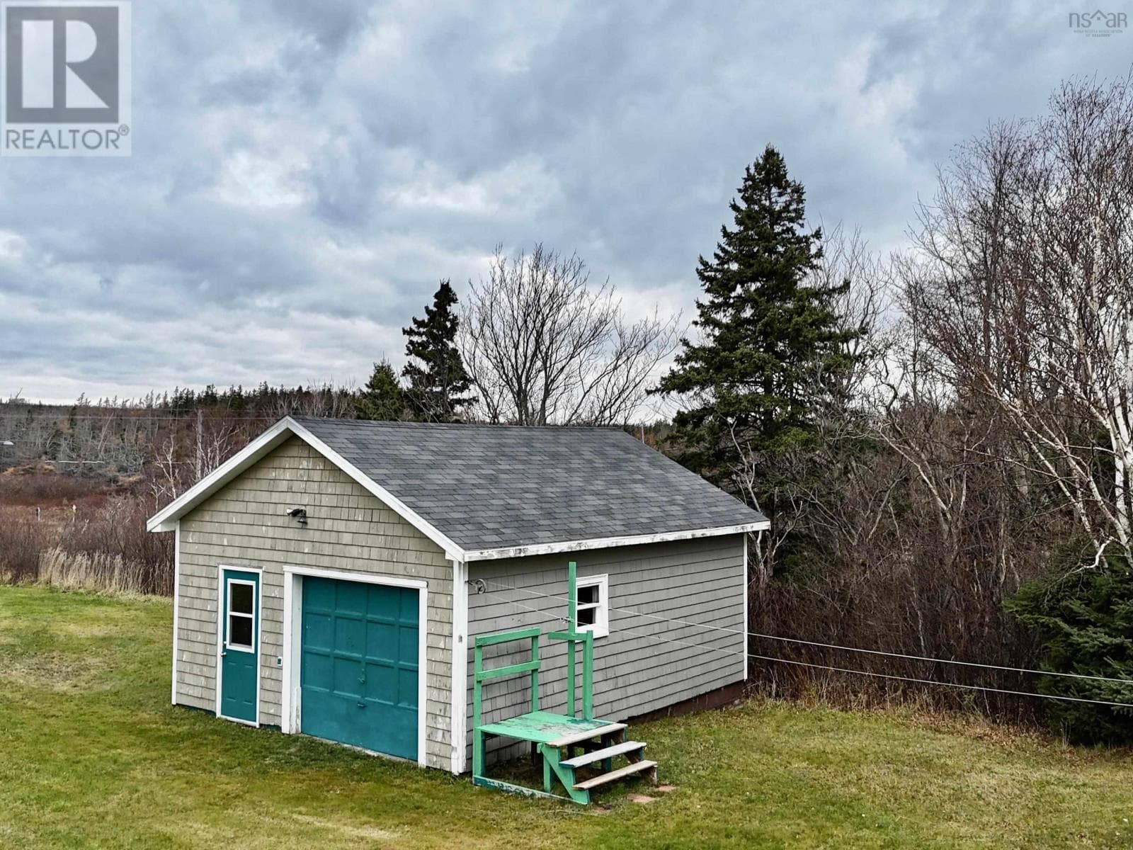 1266 Back Road photo 5