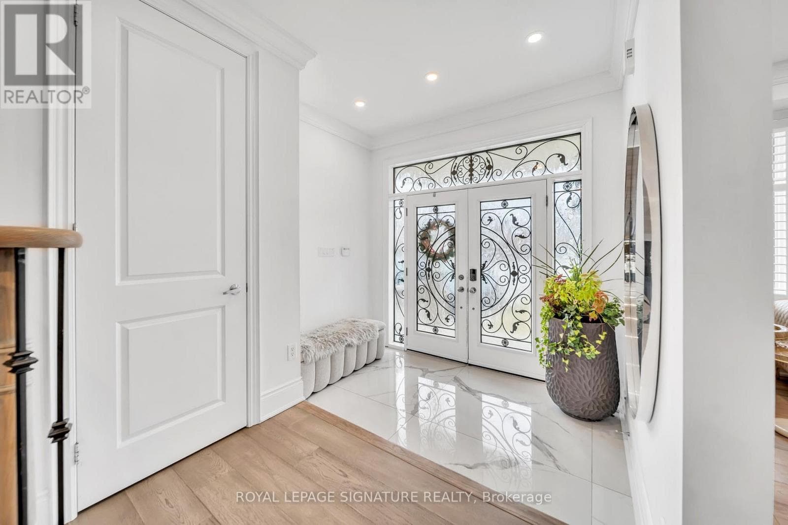 17 RODERICK COURT photo 4