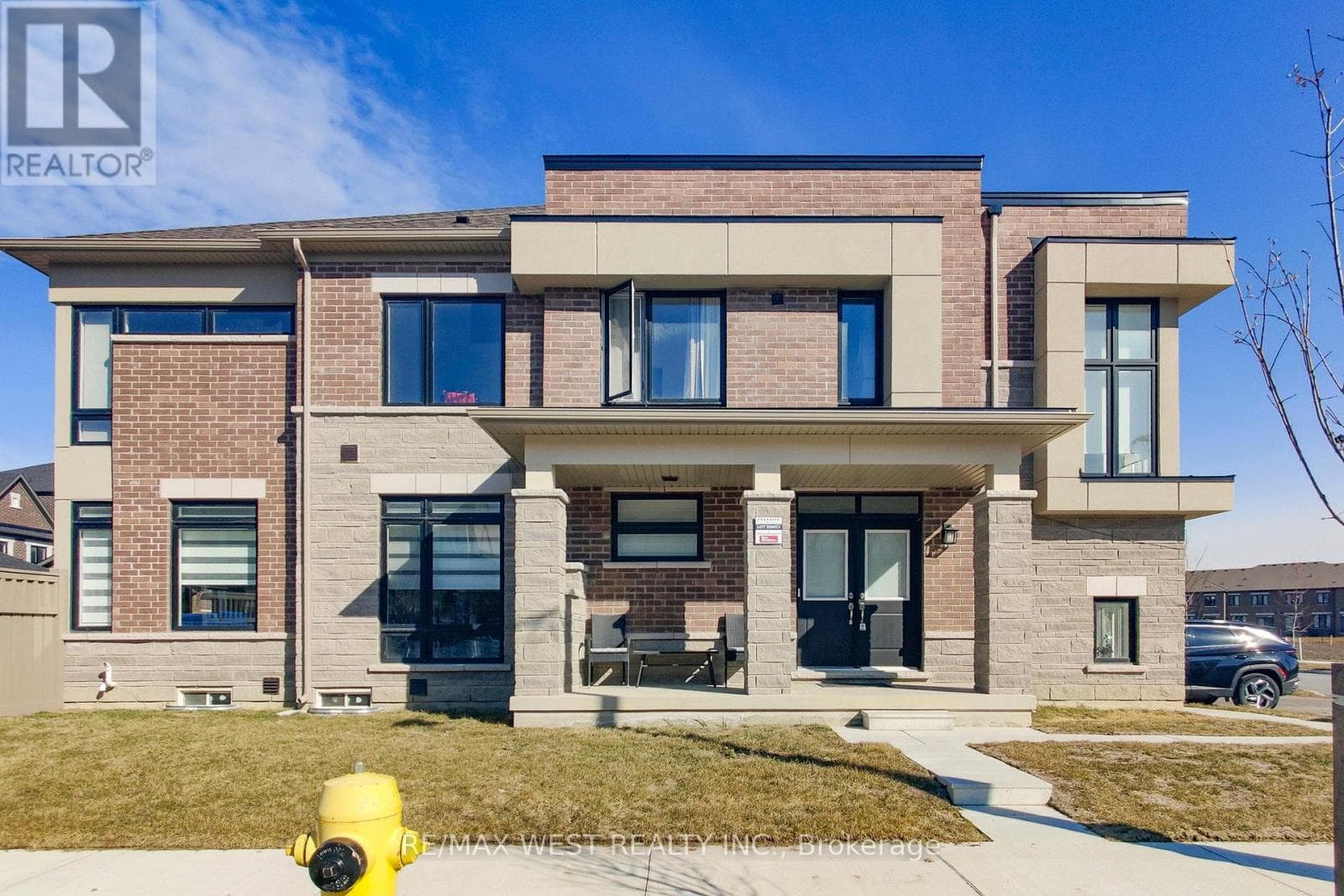 4 bed 3 bath single family at 4 HALDIMAND STREET — $1,199,000